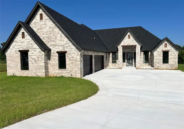 1st image of 2400 Forest Glen Dr, Choctaw, OK 73020 | MLS# 1239985