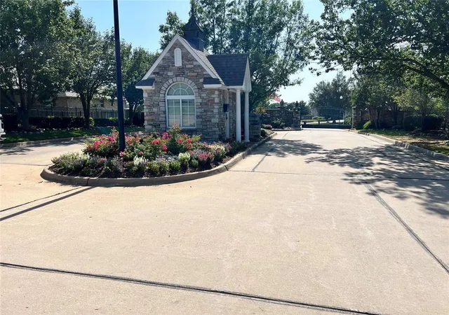24th image of 2400 Forest Glen Dr, Choctaw, OK 73020 | MLS# 1239985