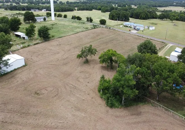Photo 4 of Sale Pending at 31171 W Airline Rd, Pauls Valley, OK 73075 | MLS# 1239990 | Listing updated on 2026-07-22