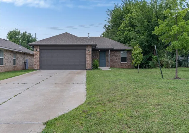 Photo 3 of Single family home for sale at 940 Ne 30th Street, Oklahoma City, OK 73105 | MLS# 1239993 | Listing updated on 2026-09-02