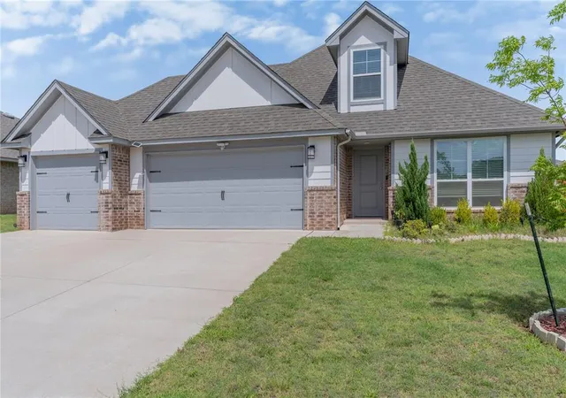 Photo 2 of Single family home for sale at 2209 Arcady Ave, Norman, OK 73026 | MLS# 1239995 | Listing updated on 2026-07-20