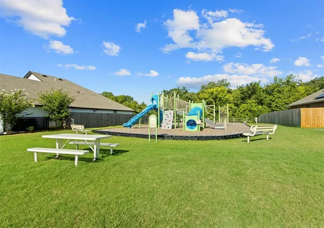 38th image of 2429 Creekview Dr, Moore, OK 73160 | MLS# 1240013