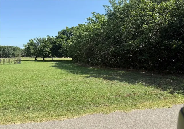 Photo 2 of Land for sale at W Washington St, Crescent, OK 73028 | MLS# 1240017 | Listing updated on 2026-07-18