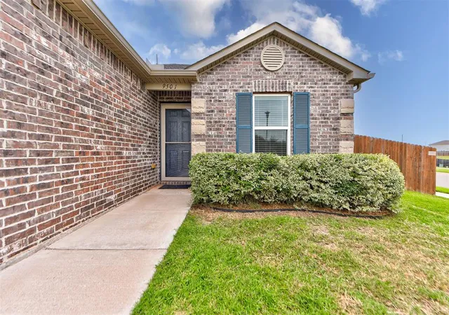 2nd image of 9501 Nw 120th St, Yukon, OK 73099 | MLS# 1240024