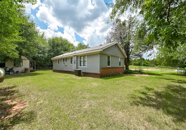 2nd image of 13050 S Pine St, Edmond, OK 73034 | MLS# 1240027