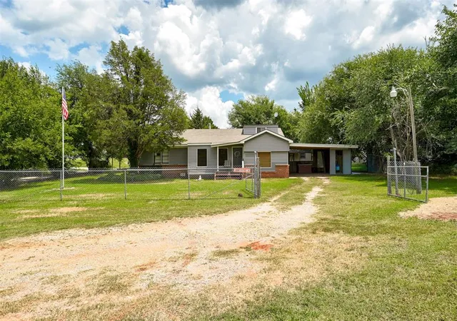 32nd image of 13050 S Pine St, Edmond, OK 73034 | MLS# 1240027