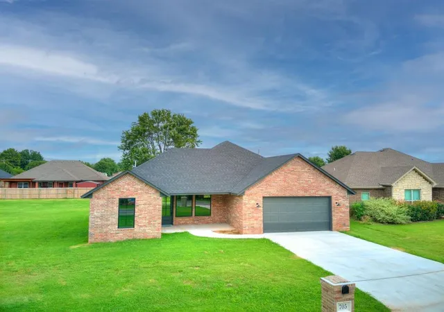 1st image of 705 E Kennedy St, Lexington, OK 73051 | MLS# 1240034