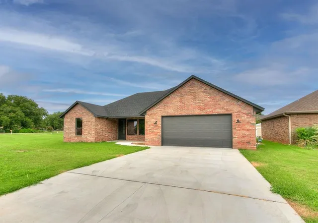 2nd image of 705 E Kennedy St, Lexington, OK 73051 | MLS# 1240034