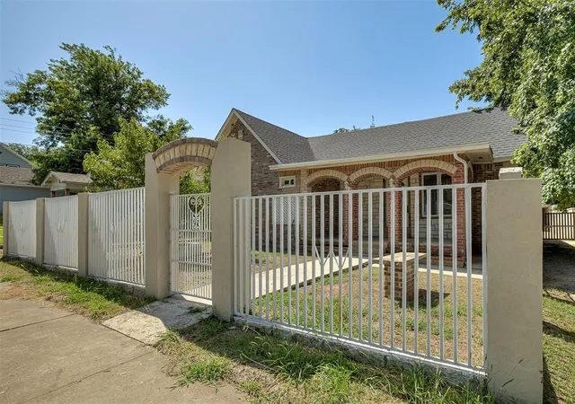 Single family home for sale at 1316 NW 12th Street, Oklahoma City, OK 73106 | MLS# 1240041