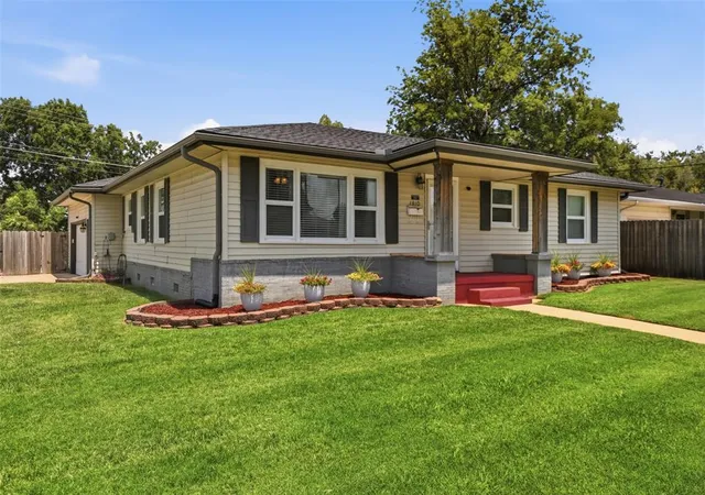 Photo 2 of Sale Pending at 1810 Ponca Ave, Enid, OK 73703 | MLS# 1240045 | Listing updated on 2026-08-29