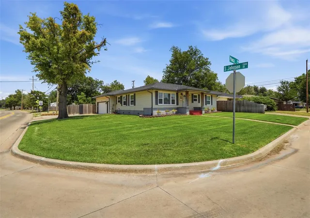Photo 2 of Sale Pending at 1810 Ponca Ave, Enid, OK 73703 | MLS# 1240045 | Listing updated on 2026-08-29
