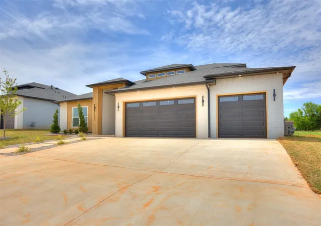 Photo 4 of Single family home for sale at 14601 Astor Ln, Yukon, OK 73099 | MLS# 1240054 | Listing updated on 2026-08-26