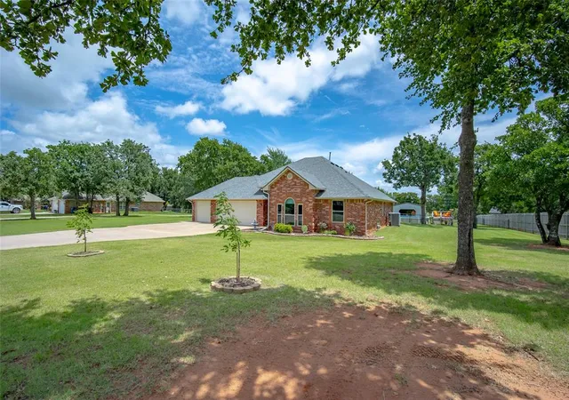 Photo 4 of Sale Pending at 1322 Houser Ln, Blanchard, OK 73010 | MLS# 1240062 | Listing updated on 2026-10-18