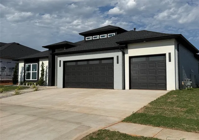 Photo 2 of Single family home for sale at 14537 Astor Ln, Yukon, OK 73099 | MLS# 1240069 | Listing updated on 2026-08-26