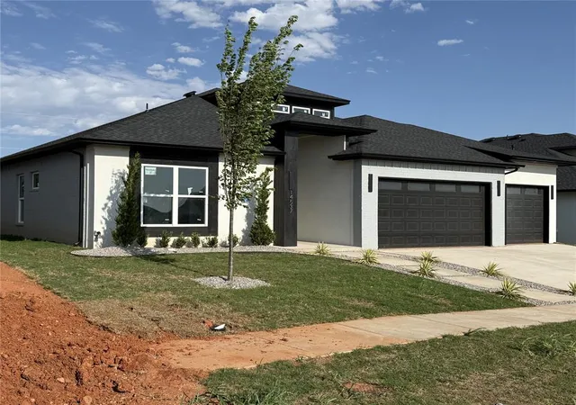 Photo 3 of Single family home for sale at 14537 Astor Ln, Yukon, OK 73099 | MLS# 1240069 | Listing updated on 2026-08-26