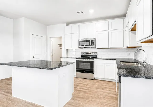 Photo 2 of Single family home for sale at 5631 Grassland Dr, Guthrie, OK 73044 | MLS# 1240075 | Listing updated on 2026-10-07