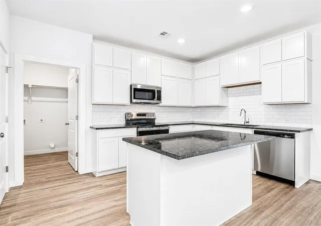 Photo 3 of Single family home for sale at 5631 Grassland Dr, Guthrie, OK 73044 | MLS# 1240075 | Listing updated on 2026-10-07