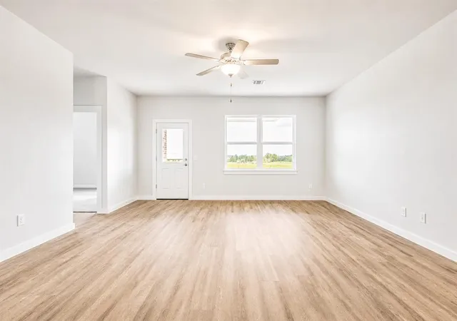 Photo 3 of Single family home for sale at 5631 Grassland Dr, Guthrie, OK 73044 | MLS# 1240075 | Listing updated on 2026-10-07