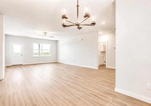 Photo 4 of Single family home for sale at 5631 Grassland Dr, Guthrie, OK 73044 | MLS# 1240075 | Listing updated on 2026-10-07