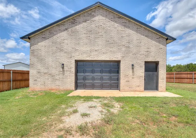 Photo 4 of Single family home for sale at 1383 S Gabes Ct Dr, Mustang, OK 73064 | MLS# 1240083 | Listing updated on 2026-09-06