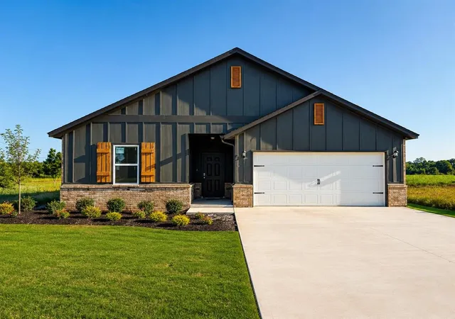 Photo 2 of Sale Pending at 5661 Grassland Dr, Guthrie, OK 73044 | MLS# 1240085 | Listing updated on 2026-09-15