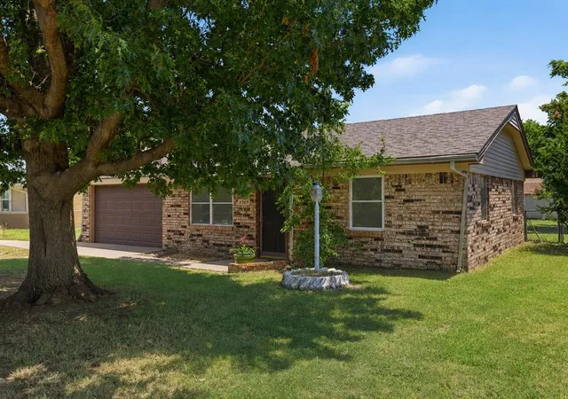 1st image of 2707 County St 2831 St, Chickasha, OK 73018 | MLS# 1240086