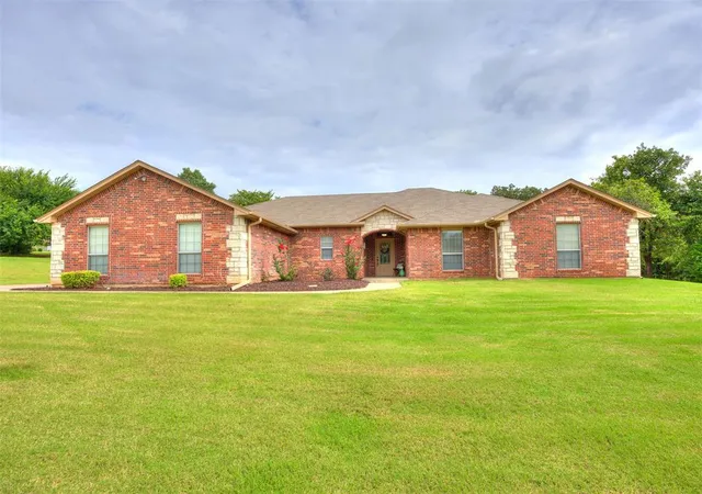 Photo 1 of Sale Pending at 3222 E Simmons Rd, Edmond, OK 73034 | MLS# 1240087 | Listing updated on 2026-08-26