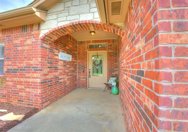 Photo 3 of Sale Pending at 3222 E Simmons Rd, Edmond, OK 73034 | MLS# 1240087 | Listing updated on 2026-08-26