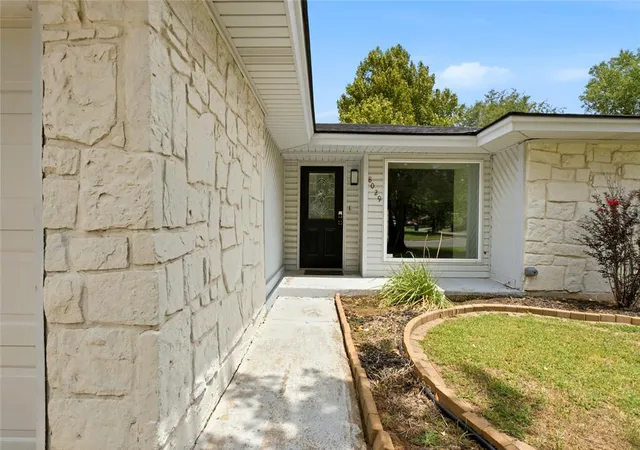Photo 2 of Single family home for sale at 8029 Nw 89th Street, Oklahoma City, OK 73132 | MLS# 1240119 | Listing updated on 2026-09-01