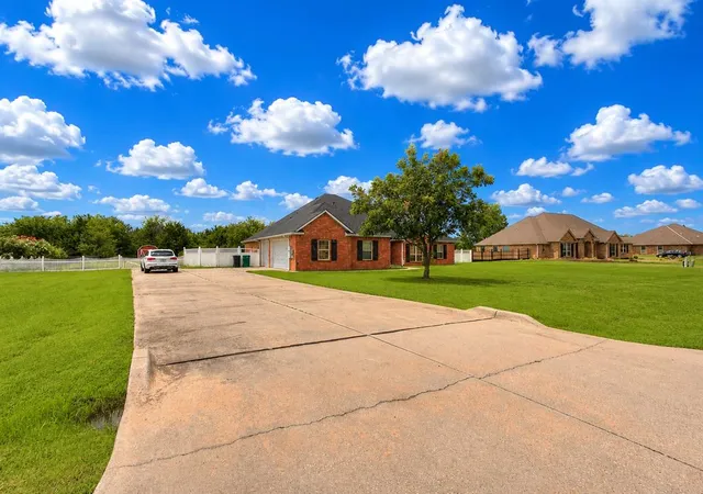 Photo 3 of Sale Pending at 4028 Se 86th Place, Oklahoma City, OK 73135 | MLS# 1240122 | Listing updated on 2026-07-21