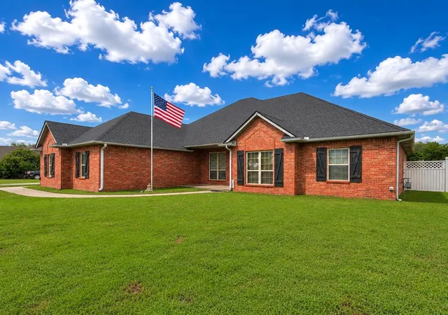 Photo 4 of Sale Pending at 4028 SE 86th Place, Oklahoma City, OK 73135 | MLS# 1240122 | Listing updated on 2026-07-21