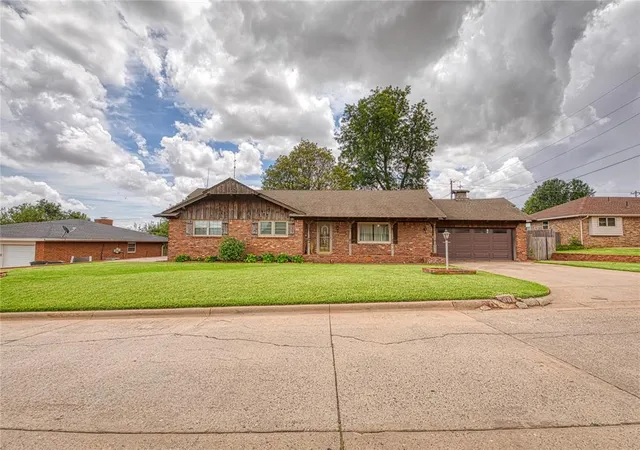 1st image of 1500 Redstone Dr, Clinton, OK 73601 | MLS# 1240143