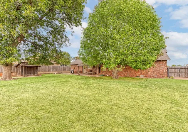 19th image of 1500 Redstone Dr, Clinton, OK 73601 | MLS# 1240143