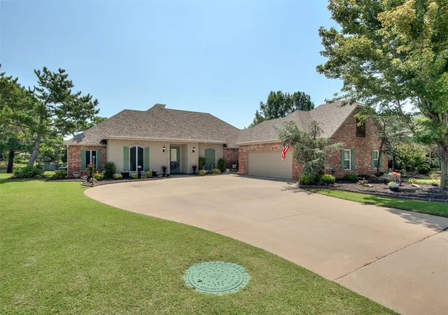 2nd image of 11104 Shoreside Dr, Oklahoma City, OK 73170 | MLS# 1240167