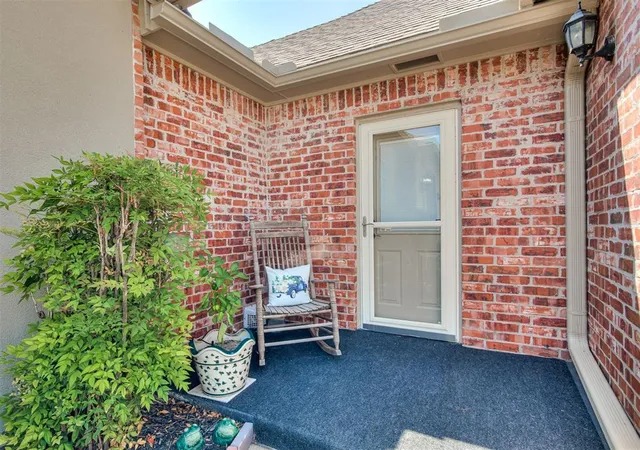 3rd image of 11104 Shoreside Dr, Oklahoma City, OK 73170 | MLS# 1240167
