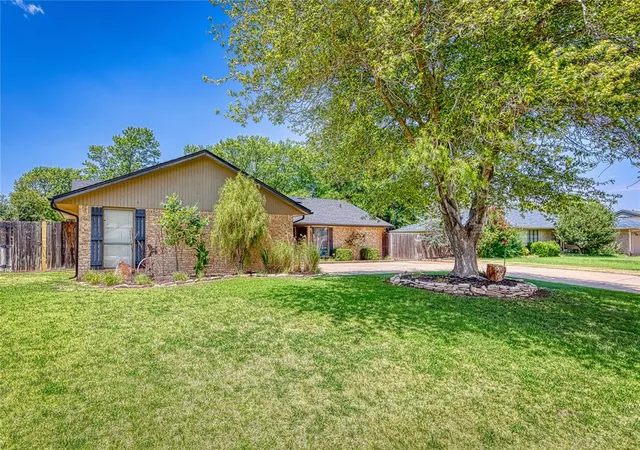 2nd image of 909 Jami Ln, Elk City, OK 73644 | MLS# 1240169