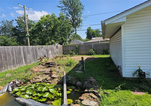 Photo 3 of Single family home for sale at 125 W Midland St, Shawnee, OK 74804 | MLS# 1240186 | Listing updated on 2026-09-20