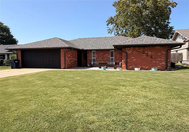 1st image of 1014 Kimberly Ct, Seminole, OK 74868 | MLS# 1240188