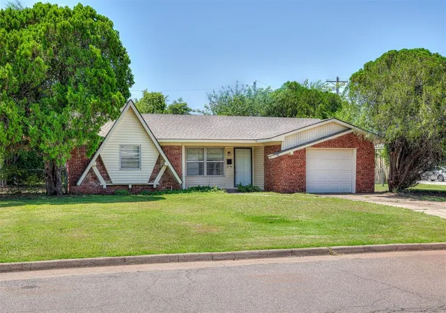 2nd image of 10 E 21st St, Edmond, OK 73013 | MLS# 1240190