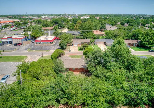 44th image of 10 E 21st St, Edmond, OK 73013 | MLS# 1240190