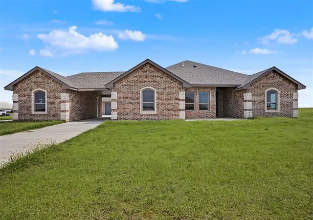 Photo 2 of Single family home for sale at 5 Old Glory Ave, Altus, OK 73521 | MLS# 1240205 | Listing updated on 2026-09-16