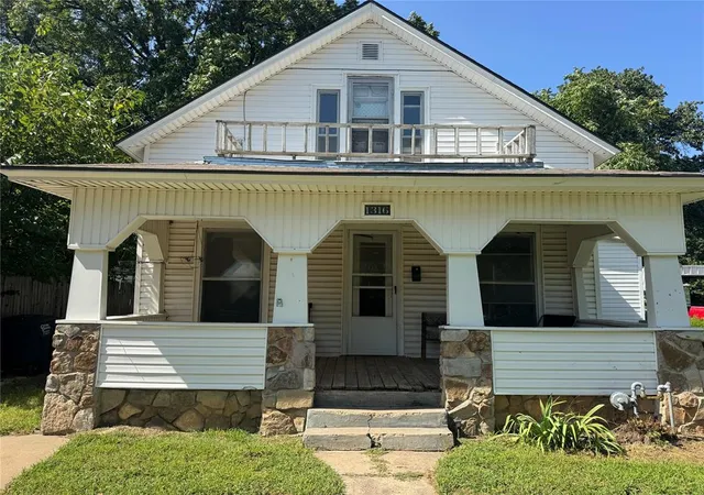 2nd image of 1316 E 9th St, Shawnee, OK 74801 | MLS# 1240207