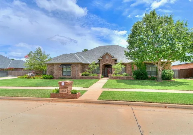 4th image of 12608 N Cobblestone Pkwy, Oklahoma City, OK 73142 | MLS# 1240210