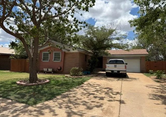 Photo 1 of Sale Pending at 1216 E Karen Dr, Altus, OK 73521 | MLS# 1240237 | Listing updated on 2026-07-21