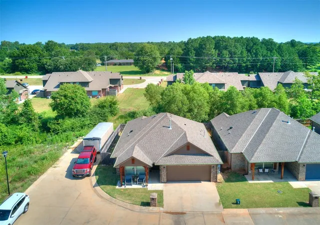 2nd image of 20627 Santa Fe Ave, Harrah, OK 73045 | MLS# 1240242