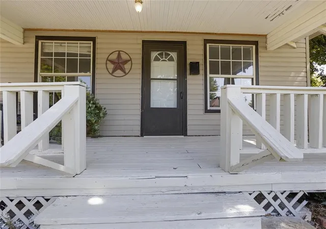 27th image of 407 W 1st St, Edmond, OK 73003 | MLS# 1240248