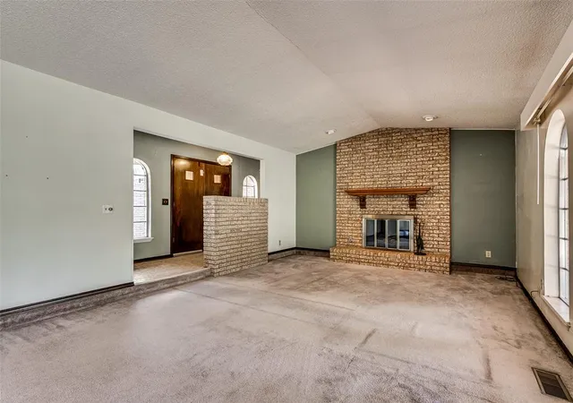 3rd image of 612 Saint James Pl, Yukon, OK 73099 | MLS# 1240263