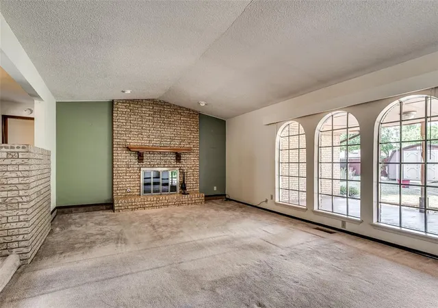 4th image of 612 Saint James Pl, Yukon, OK 73099 | MLS# 1240263