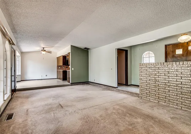 5th image of 612 Saint James Pl, Yukon, OK 73099 | MLS# 1240263