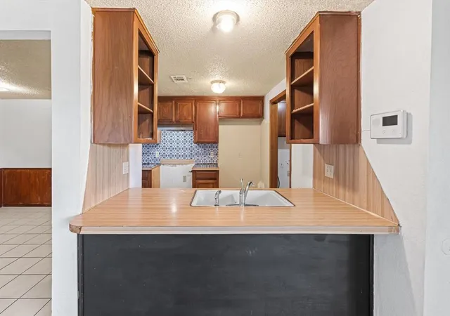 Listing Photo 4 - Condo for sale in building located at 7611 NW 113th Pl, Oklahoma City, OK 73162